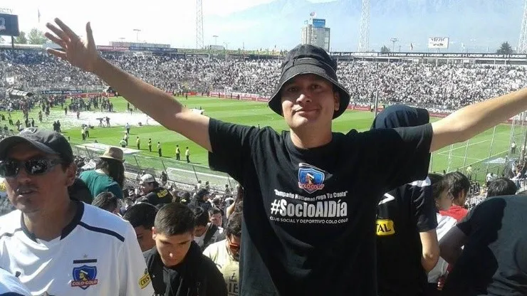 Edmundo Valladares apoyando a Colo Colo en el Estadio Monumental | FOTO: Archivo
