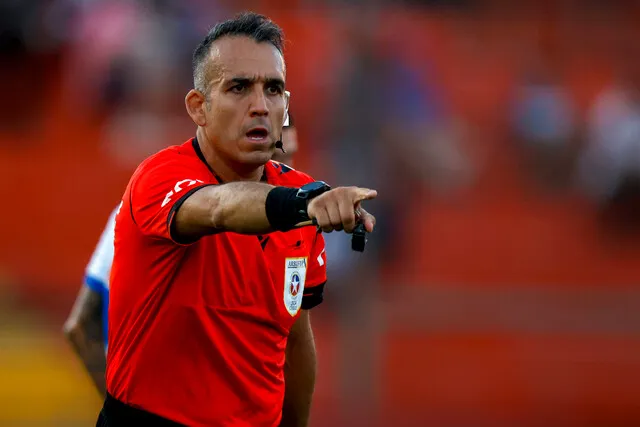 Héctor Jona será el juez del clásico entre la UC y Colo Colo | Foto: Photosport