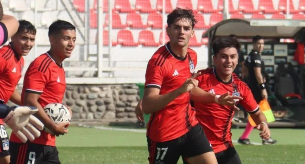Giannoni celebrando uno de sus tantos con la camiseta alba | FOTO: Colo Colo