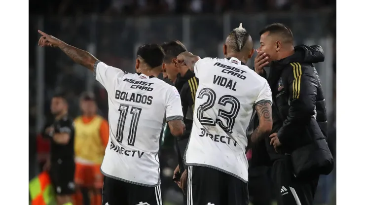 Jorge Almirón define el equipo titular en Colo Colo para el clásico. (Foto: Jonnathan Oyarzún/Photosport)