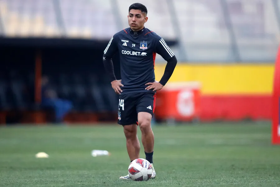 Jordhy entrega buenas noticias a Colo Colo desde Rusia. | Foto: Photosport