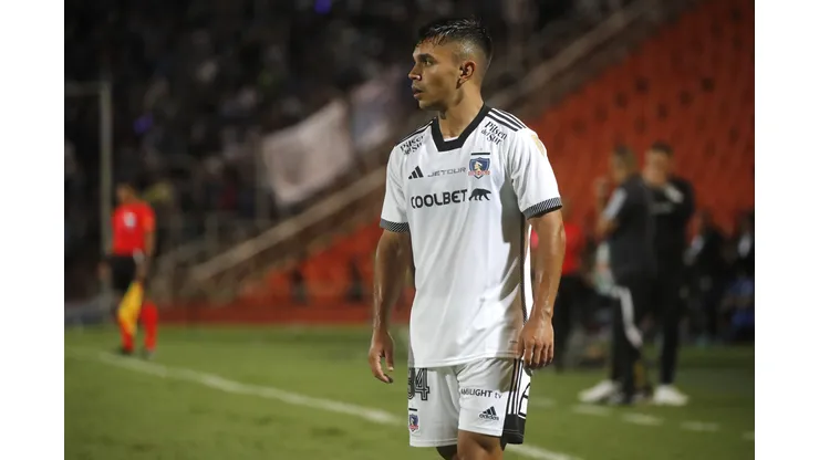 Vicente Pizarro sale del once titular de Colo Colo.