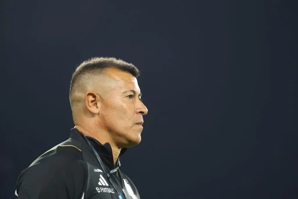 Jorge Almirón tiene desafíos en Copa Libertadores y el Campeonato Nacional este mes de abril. (Foto: Photosport)