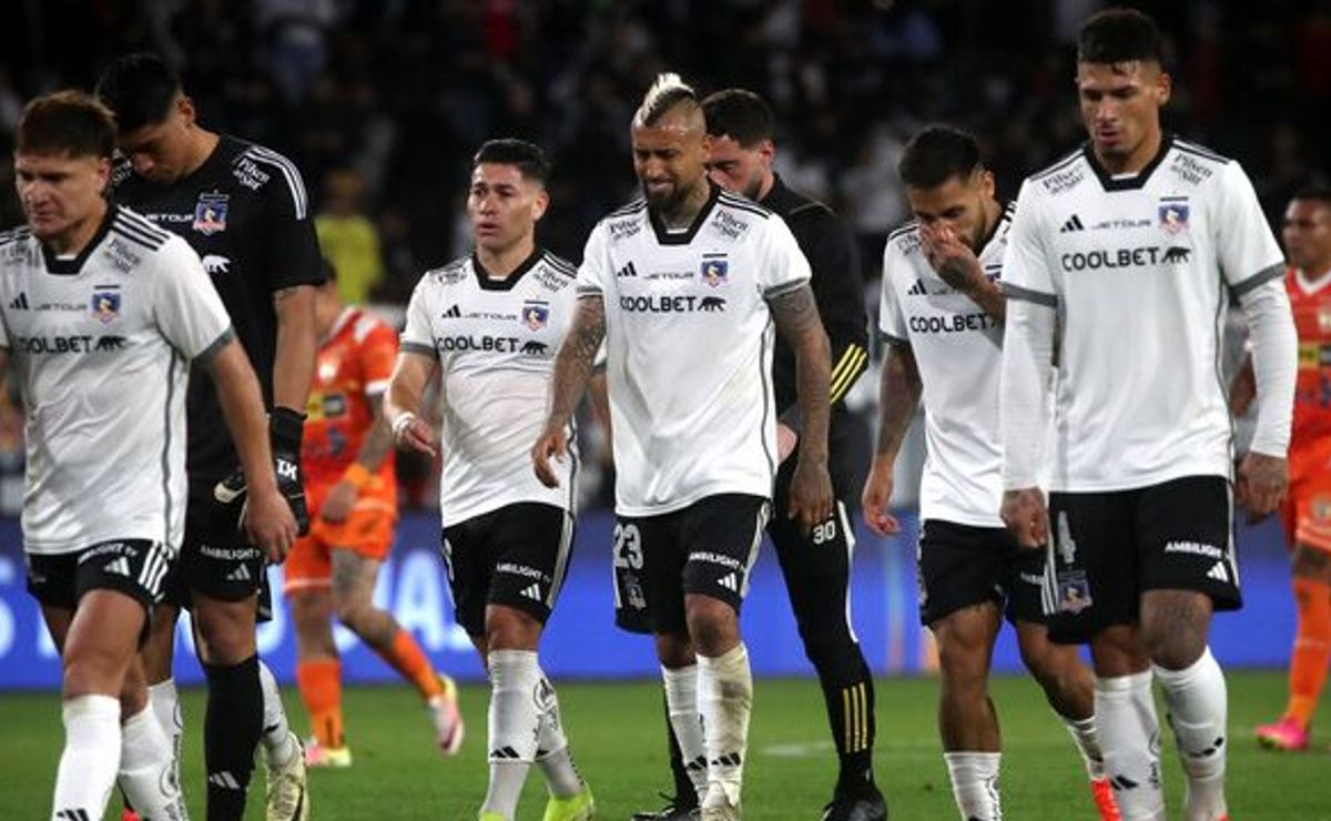 Duro golpe para Jorge Almirón: Colo Colo sufre sensible baja para el ...