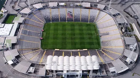 En Blanco y Negro se mueven por el nuevo Estadio Monumental.
