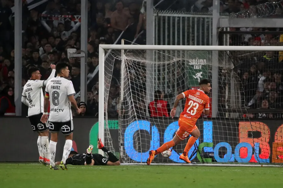Cobreloa le amargó la noche a Colo Colo. | Foto: Photosport