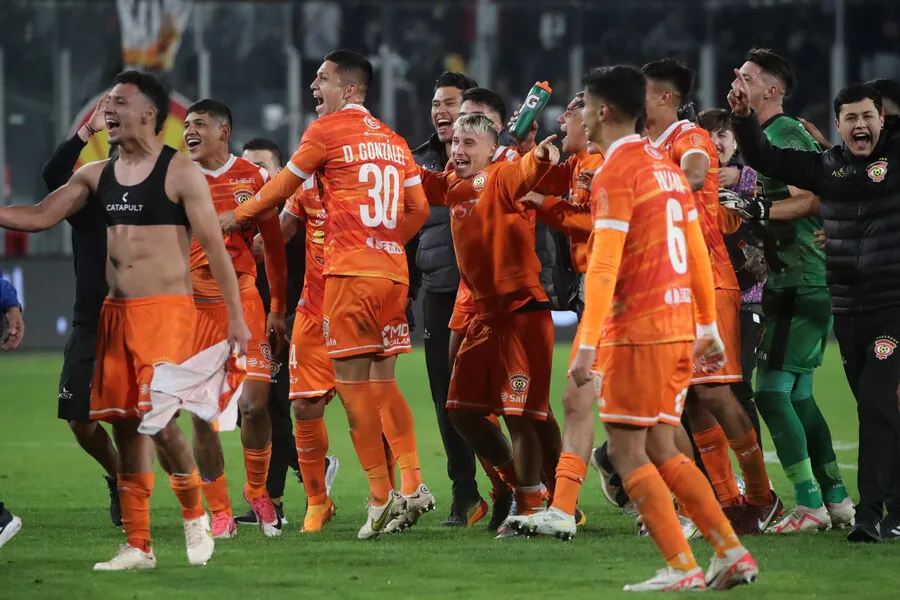 Cobreloa celebró en el Estadio Monumental. | Foto: Photosport