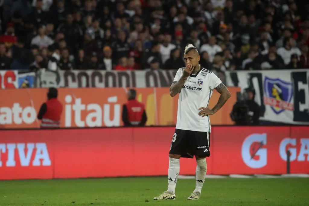 Arturo Vidal reveló que hay tristeza en el camarín de Colo Colo (Jonnathan Oyarzun/Photosport)