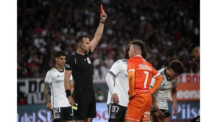 Cobreloa sufrió polémica expulsión ante Colo Colo.