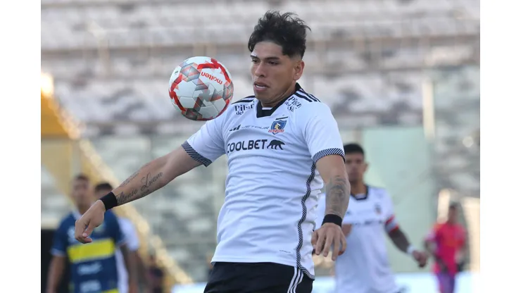 Carlos Palacios no estuvo en el partido entre Colo Colo y Cobreloa.