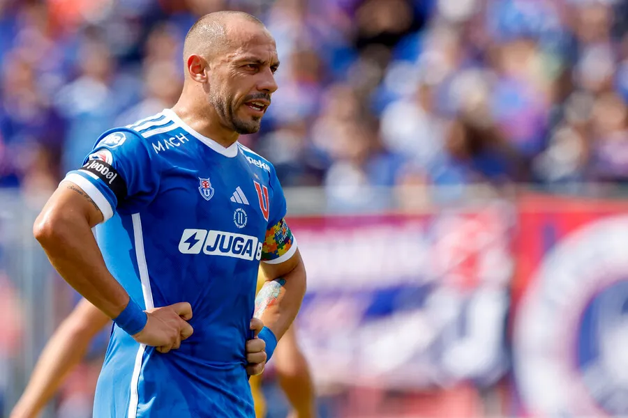 Vaccia apuntó al factor Marcelo Díaz. | Foto: Photosport