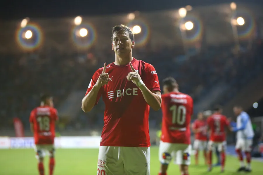 Tapia anotó el 1-0 de la UC. | Foto: Photosport