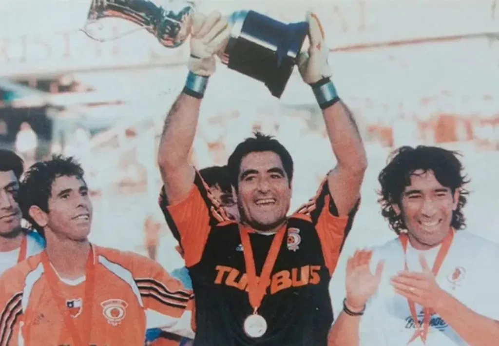 Cobreloa ha sido el único equipo que ha salido campeón frente a Colo Colo en el Estadio Monumental.