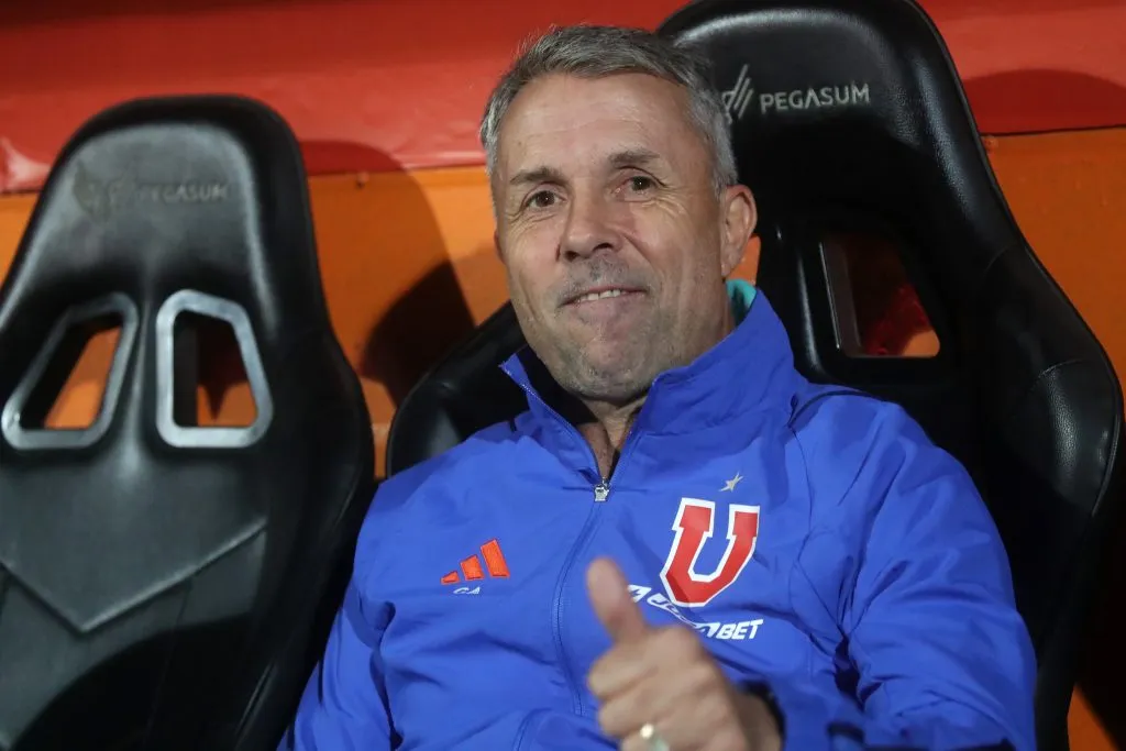 Gustavo Álvarez y la U buscarán mantener el invicto en el torneo nacional | FOTO: Jonnathan Oyarzun/Photosport