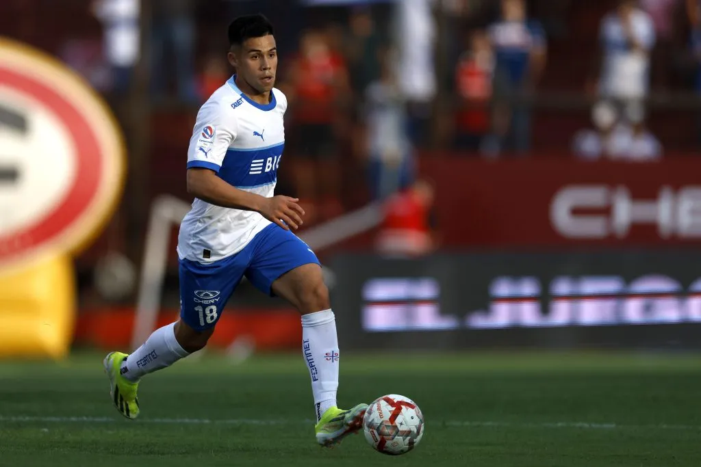 El buen momento que atravesó Aravena lo llevó a estar en las nóminas de La Roja | FOTO: Andres Pina/Photosport
