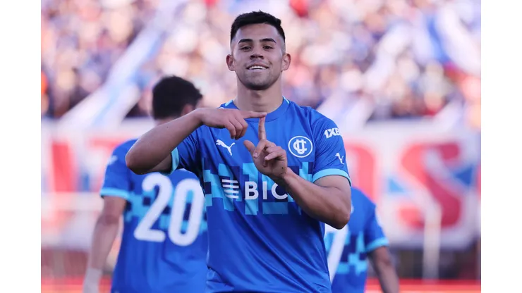 Dos clubes italianos preguntaron por Alexander Aravena.