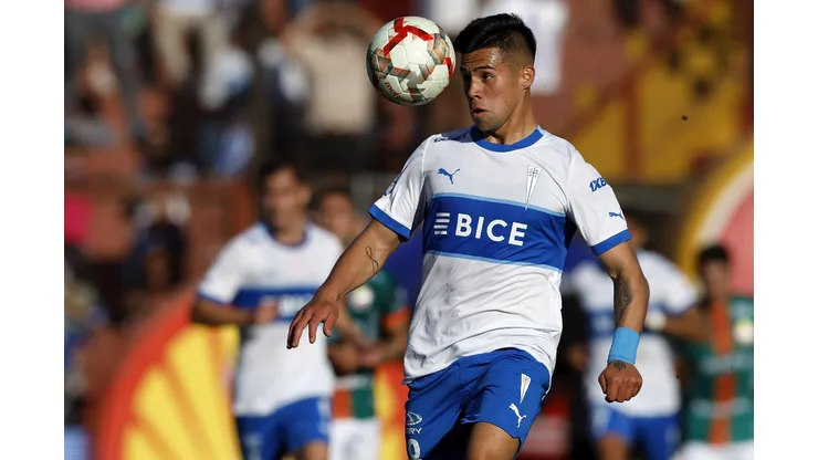 Alexander Aravena interesa en el fútbol español para el próximo mercado de fichajes que se avecina. (Foto: Photosport)
