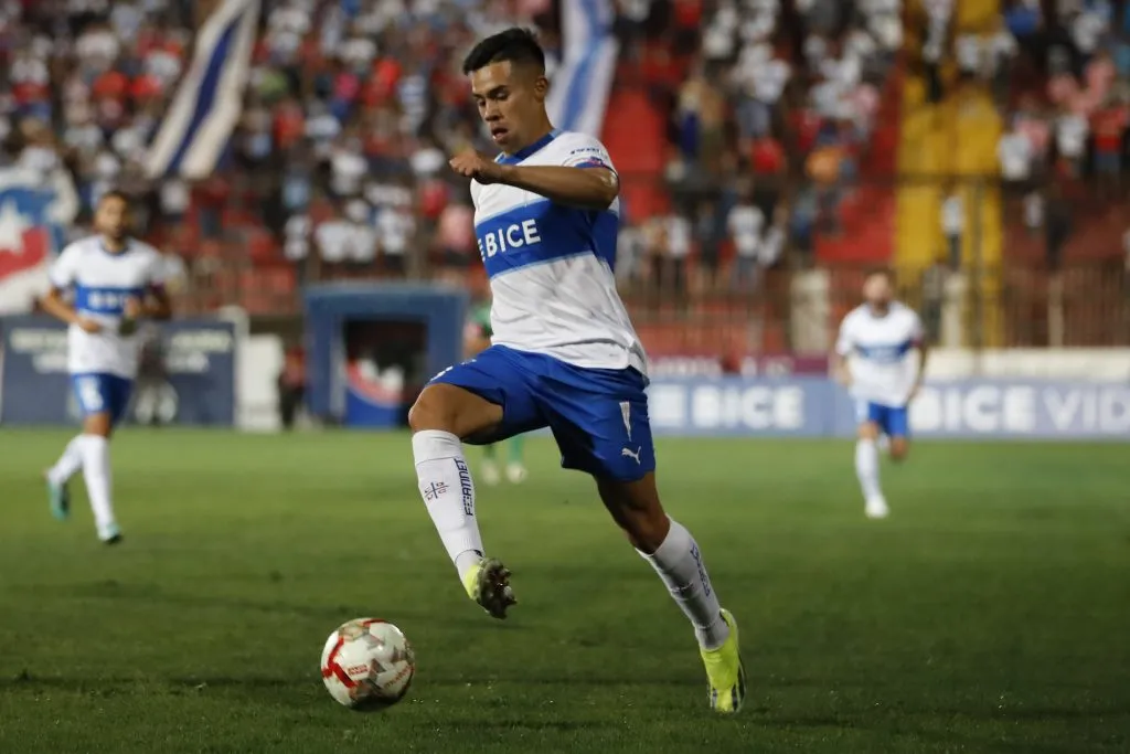 Aravena es uno de los grandes proyectos de la cantera de la UC | FOTO: Felipe Zanca/Photosport