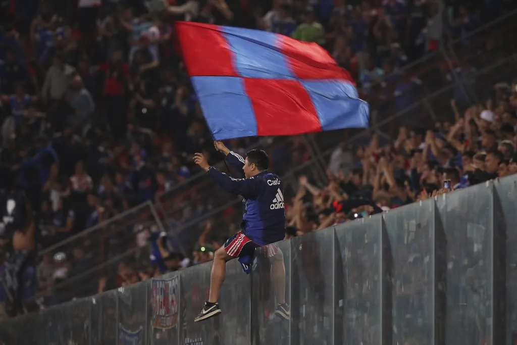 Universidad de Chile deberá responder ante las autoridades por sus hinchas.