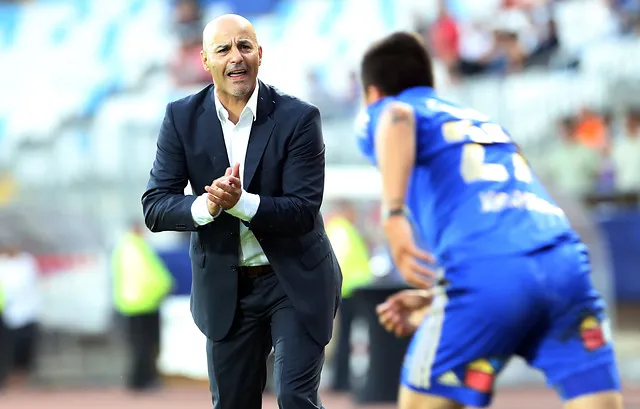 MAF dirigiendo a la U a fines del 2013 (Photosport)