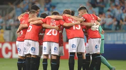 Huachipato logró un histórico triunfo en Brasil.