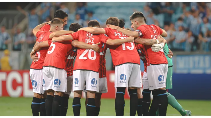 Huachipato logró un histórico triunfo en Brasil.