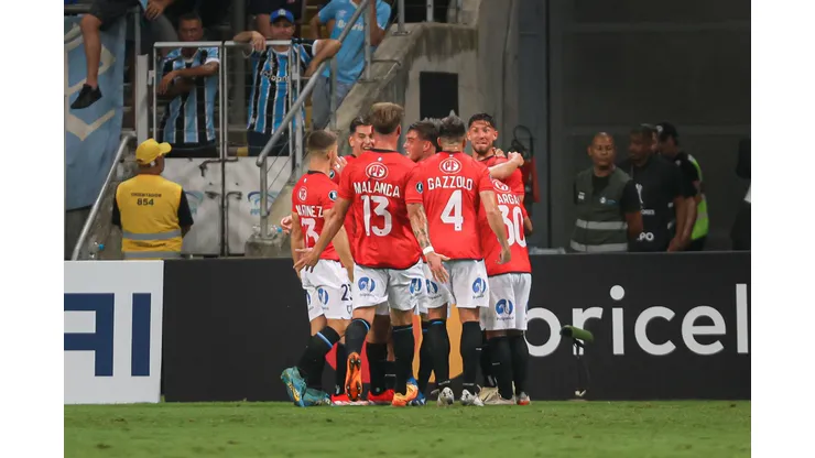 Huachipato derrotó a Gremio en Porto Alegre. (Foto: Photosport)