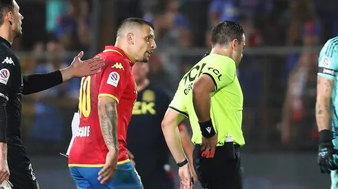 Emiliano Vecchio insultó al juez Diego Flores y recibió la primera parte de su castigo.