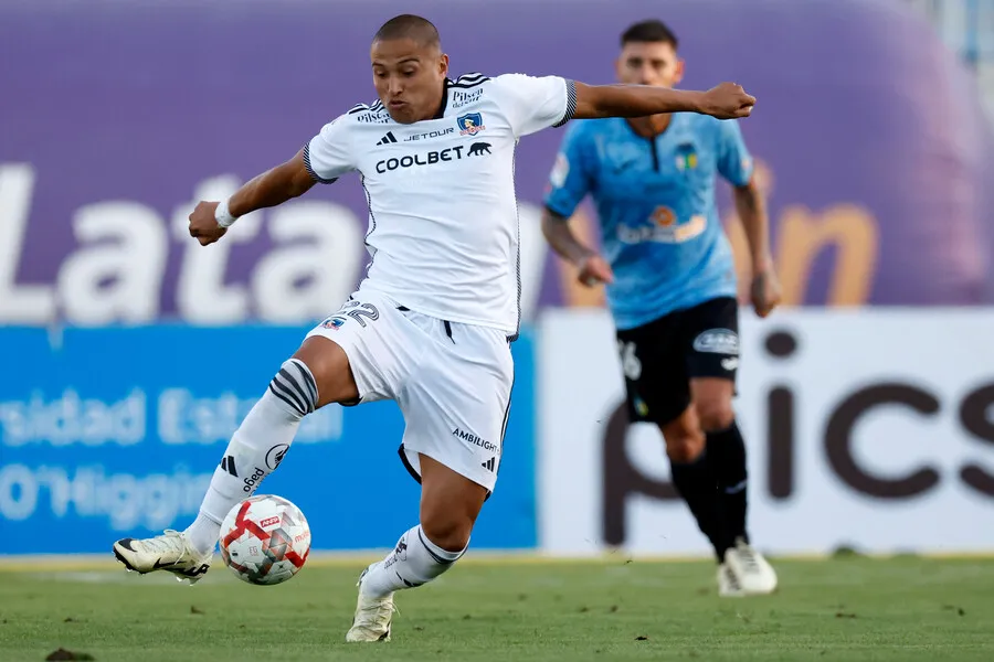 Benegas reapareció en Colo Colo, pero fue poco aporte. | Foto: Photosport