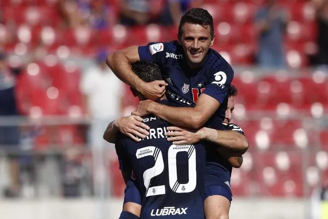 Montillo celebrando un gol con Larrivey | FOTO: Felipe Zanca/Photosport