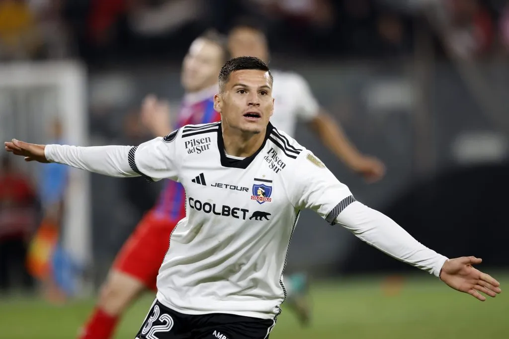 Lucas Cepeda se convirtte en la gran baja de Colo Colo para visitar a Fluminense en Brasil. (Foto: Pepe Alvújar/Photosport)