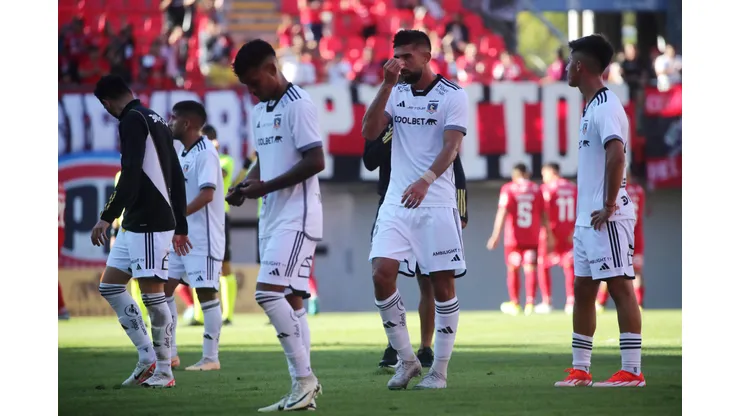 Colo Colo llegó anoche a Santiago y este domingo viaja a Brasil. (Foto: Jonnathan Oyarzún/Photosport)