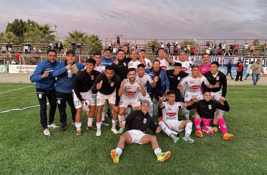 El comprometido plantel del Potro Solitario (Prensa D.Melipilla)