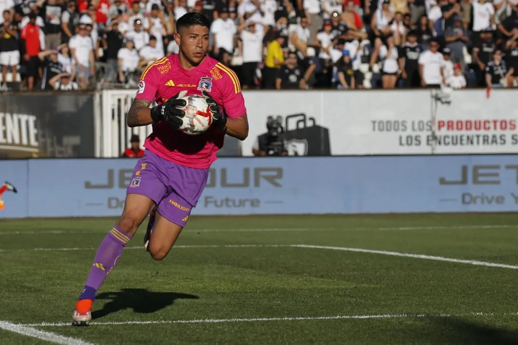 Brayan Cortés sería el único de Colo Colo que repetiría ante Ñublense. (Foto: Dragomir Yankovic/Photosport)