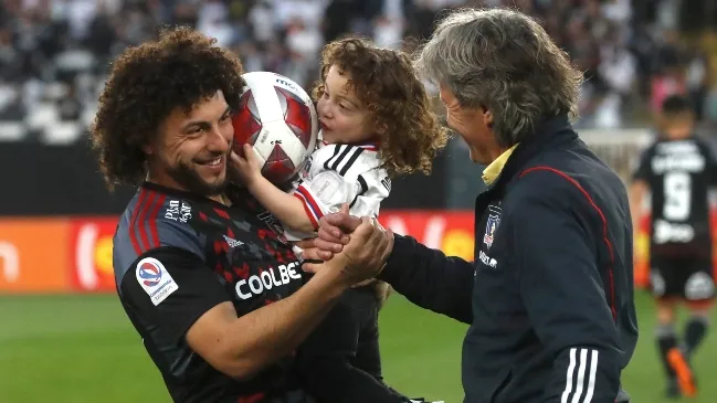 Domingo Falcón es un apasionado por el fútbol y por Colo Colo | Foto: Photosport