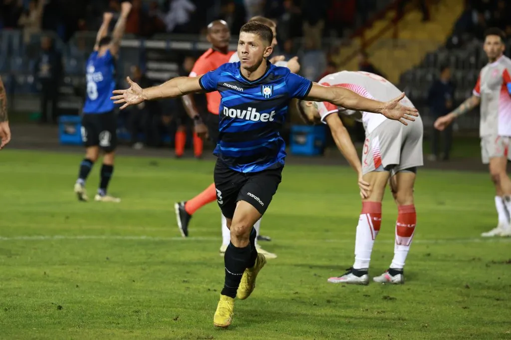 Cris Martínez le dio un punto a Huachipato ante Estudiantes de La Plata. (Foto: Eduardo Fortes/Photosport)