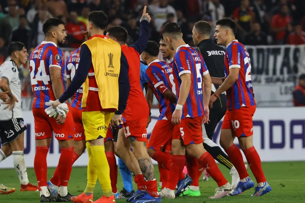 Colo Colo deberá buscar la hazaña ante Cerro Porteño.