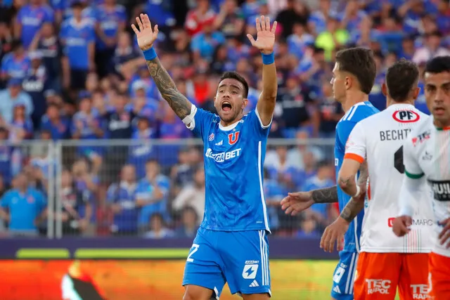 Zaldivia es el bastión de la zaga azul | Foto: Photosport