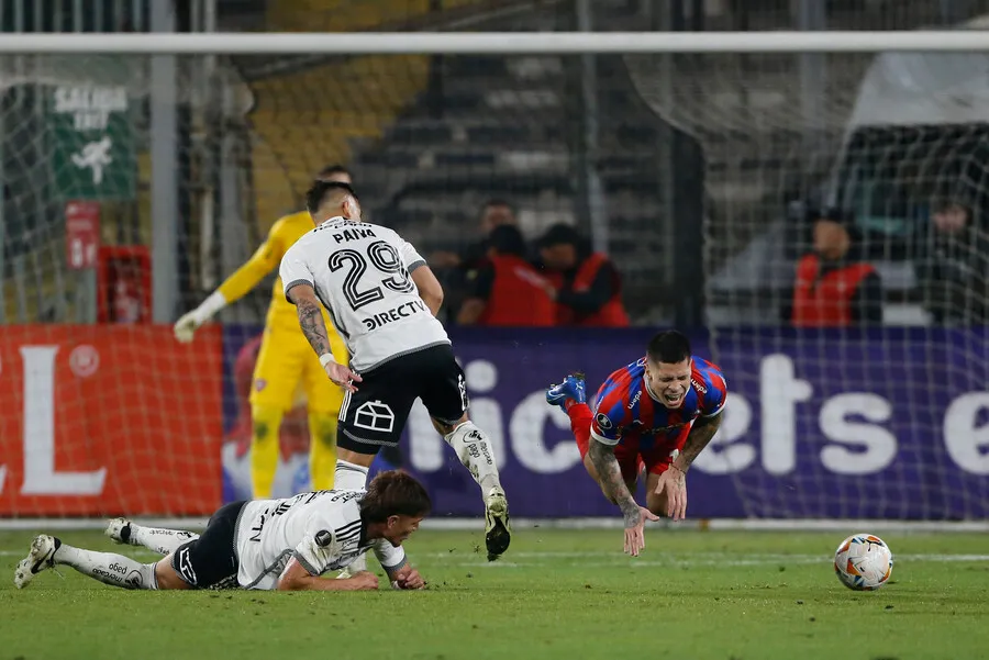 Colo Colo se quedó con los tres puntos ante Cerro Porteño. | Foto: Photosport
