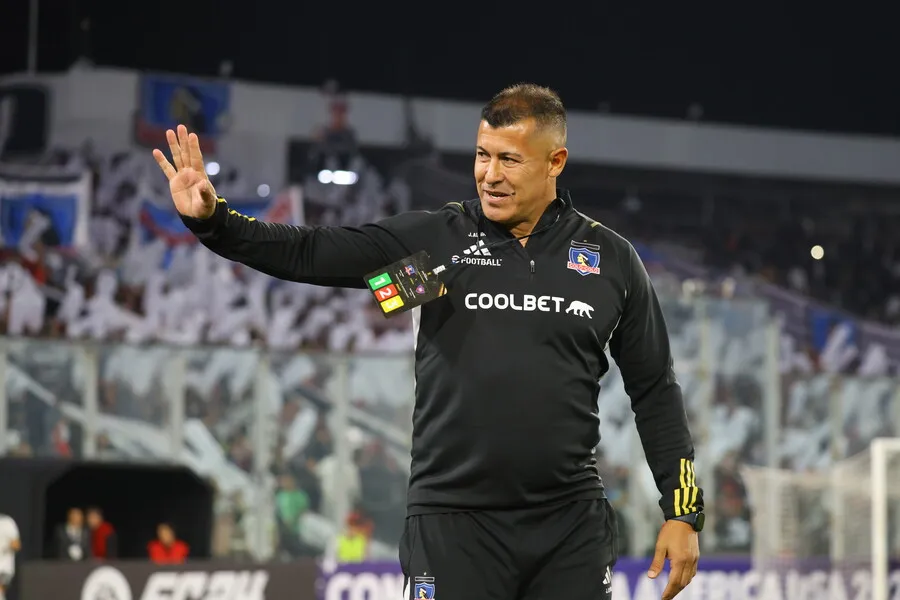 Jorge Almirón tiene 4 victorias y un empate con Colo Colo en Copa Libertadores. | Foto: Photosport