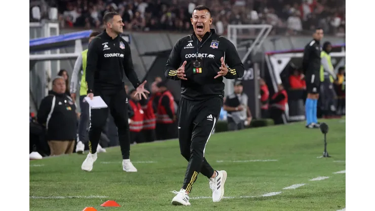 Jorge Almirón disfrutó el triunfo sobre la hora de Colo Colo en Copa Libertadores. (Foto: Jonnathan Oyarzún/Photosport)