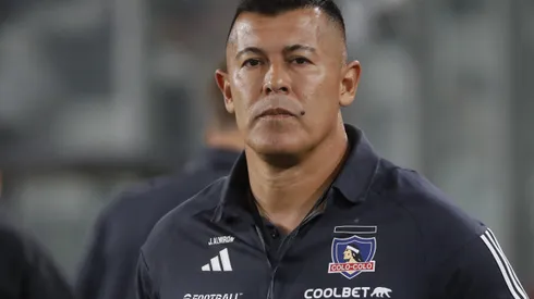 Jorge Almirón recibió una dura crítica por la caída de Colo Colo.