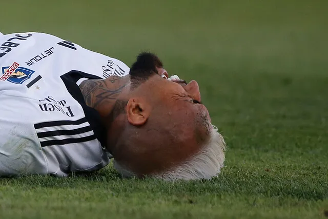 Vidal tiene a todos en duda en Colo Colo | Foto: Photosport