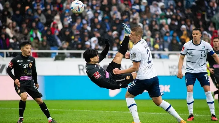 El tremendo golazo de Víctor Dávila en el fútbol ruso