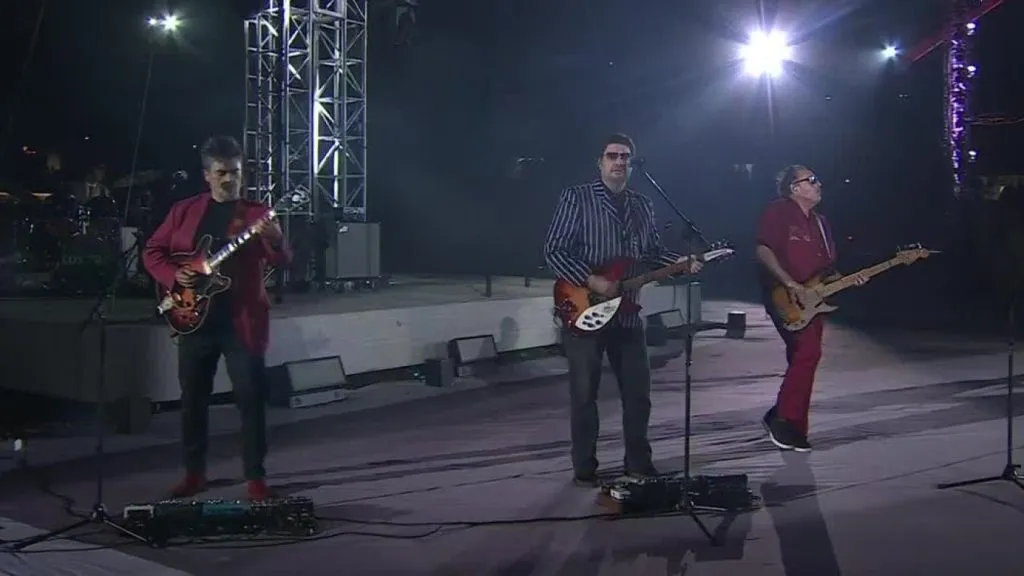 Los Tres en la inauguración de Santiago 2023 (Captura)