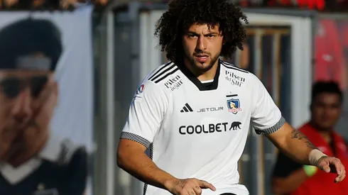 Maximiliano Falcón ya tiene sanción tras la expulsión por agredir a un rival. (Foto: Photosport)