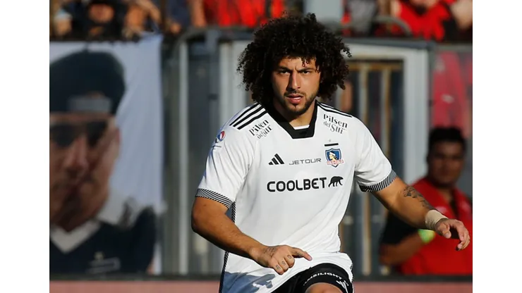 Maximiliano Falcón ya tiene sanción tras la expulsión por agredir a un rival. (Foto: Photosport)