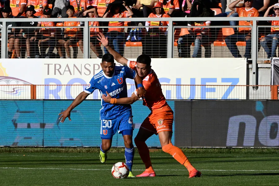 Palacios es duda para el fin de semana. Exámenes determinarán si podrá jugar o no (Photosport)