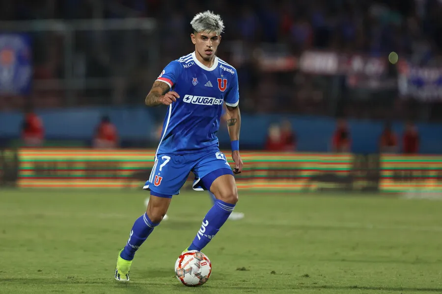 Valdivia explota de alegría por Maxi Guerrero. | Foto: Photosport