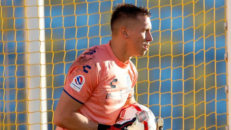 Arquero ruletero vio la tarjeta roja en el primer tiempo.